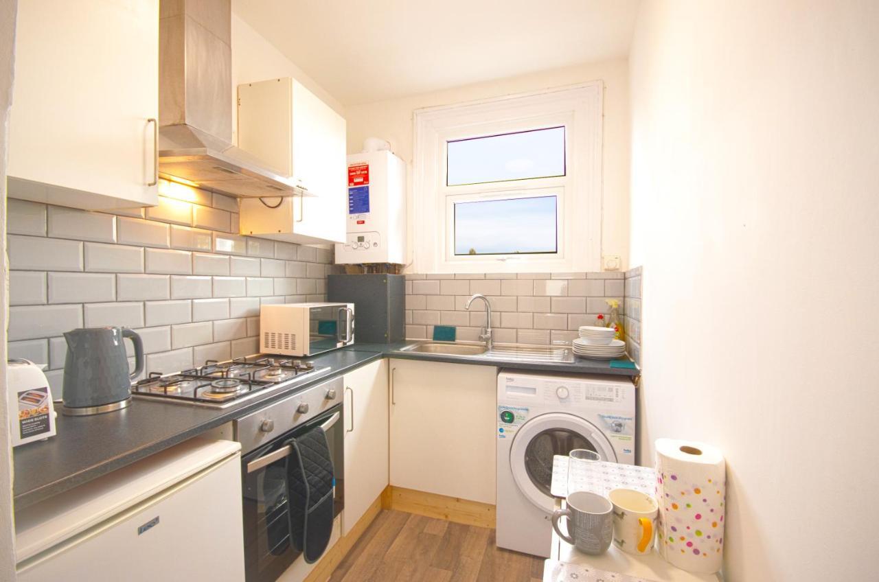 Cosy Family Home W/Wi-Fi, Parking, Self Check-In London Ngoại thất bức ảnh